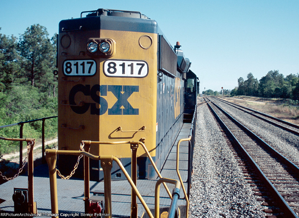 CSXT SD40-2 #8117 long-hood walkway view 